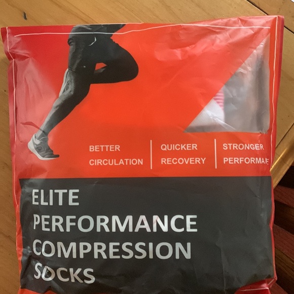 2 Men or women multi pack of short compression socks, white with assorted colors - Picture 2 of 3